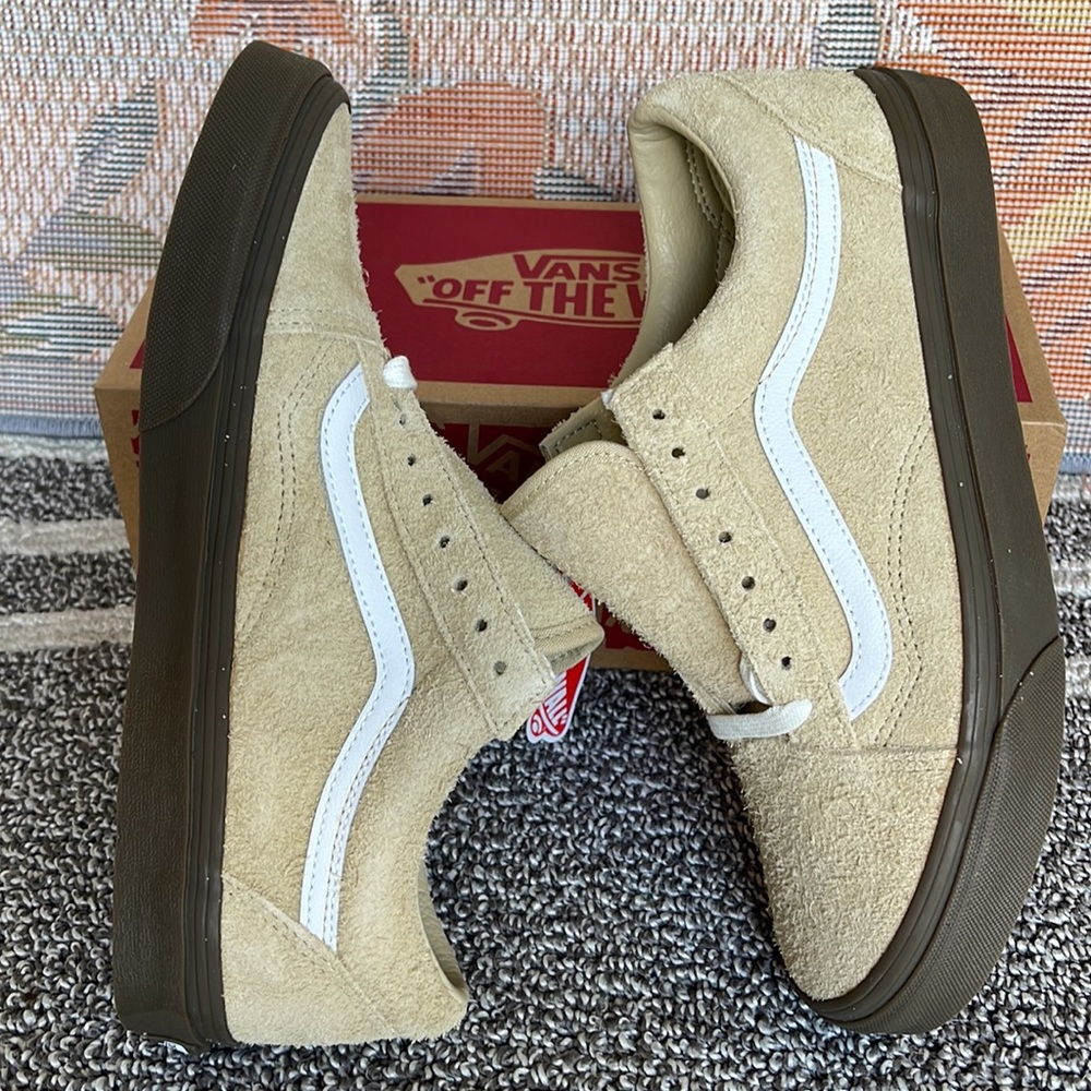 Vans Men’s Old Skool
Hairy Suede Khaki
VN0005UAKHK
Sneakers - Picture 12 of 16